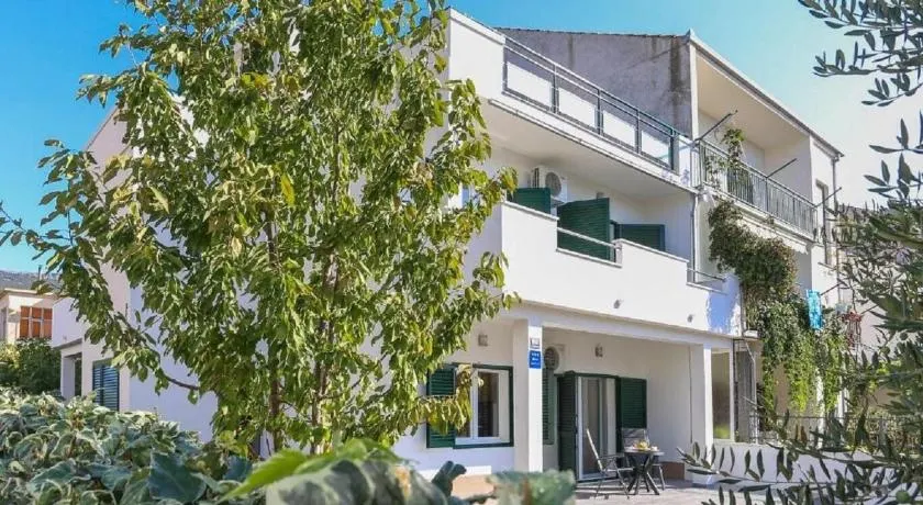Apartments Slavko with terrace - Image 1