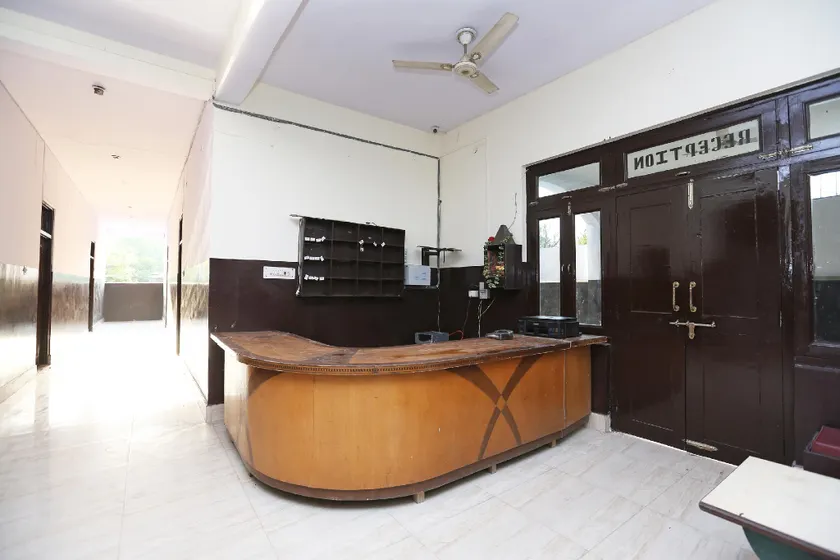 OYO 40737 Hotel Ashoka - Image 1