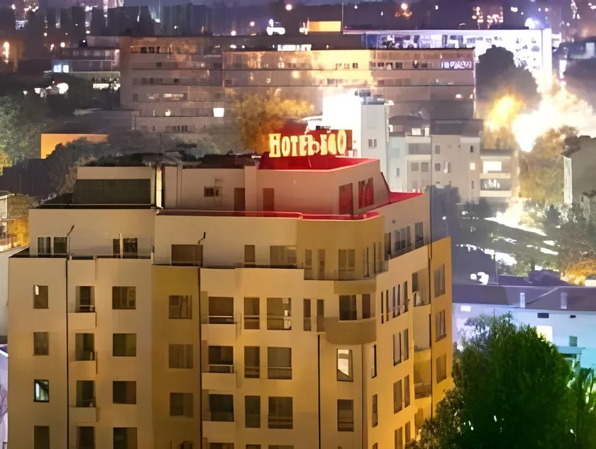 Hotel Ego - Parking Available - Top Central Location - Image 1