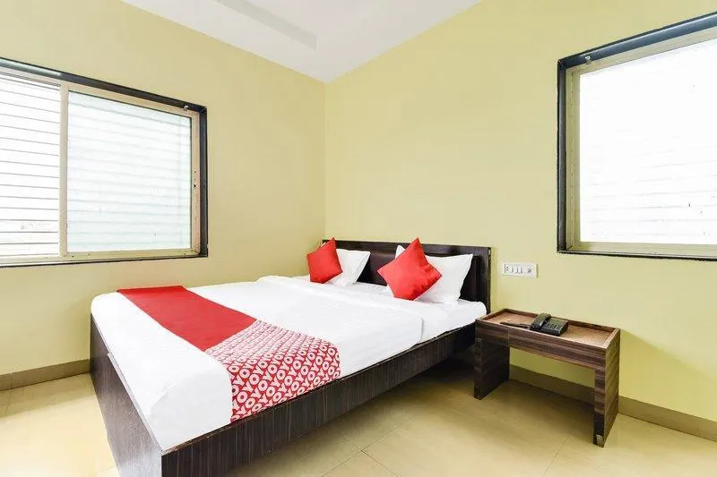 OYO 45332 Hotel Vivek Executive - Image 1