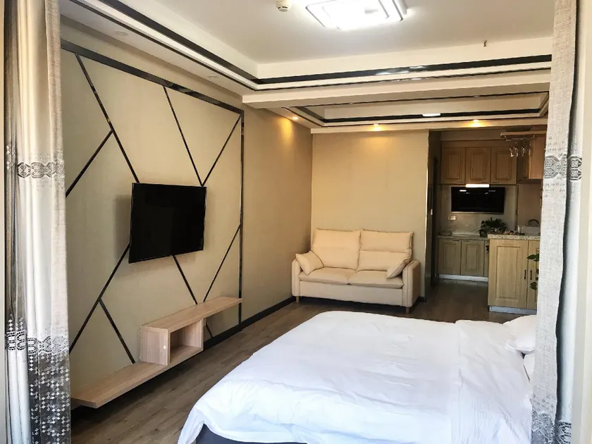 Jinli Hotel - Image 1