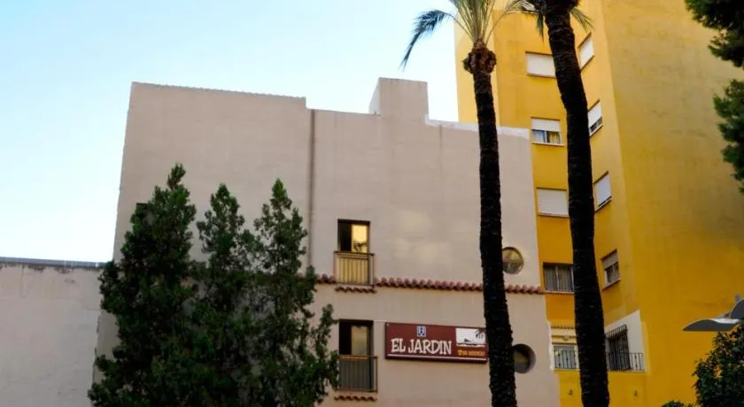 Hostal El Jardín - Image 1