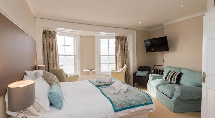 No 46 Marine Terrace - Image 1