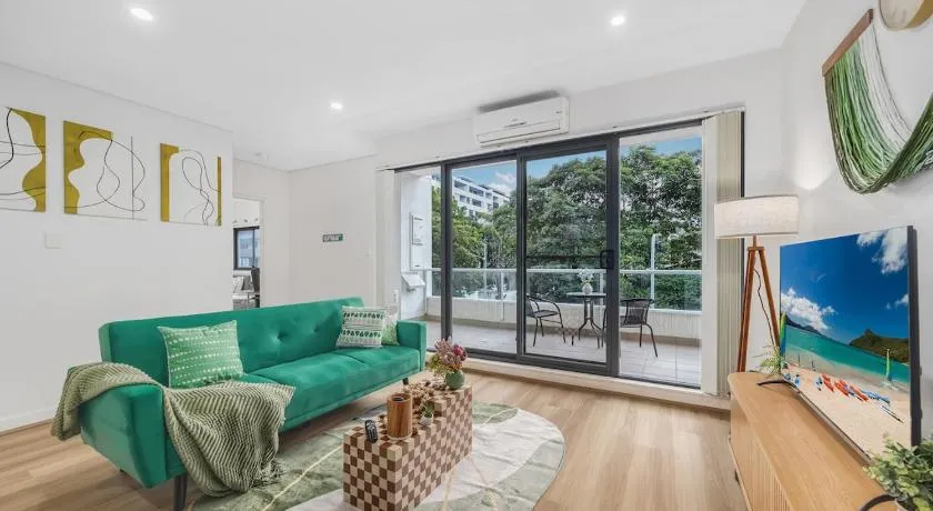 Brand new wood floor apartment located in Wolli Creek - Image 1