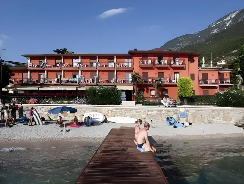 Beach Hotel Rosa - Image 1