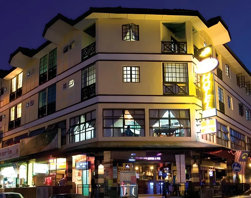 Clock Inn Backpackers Hostel - Image 1