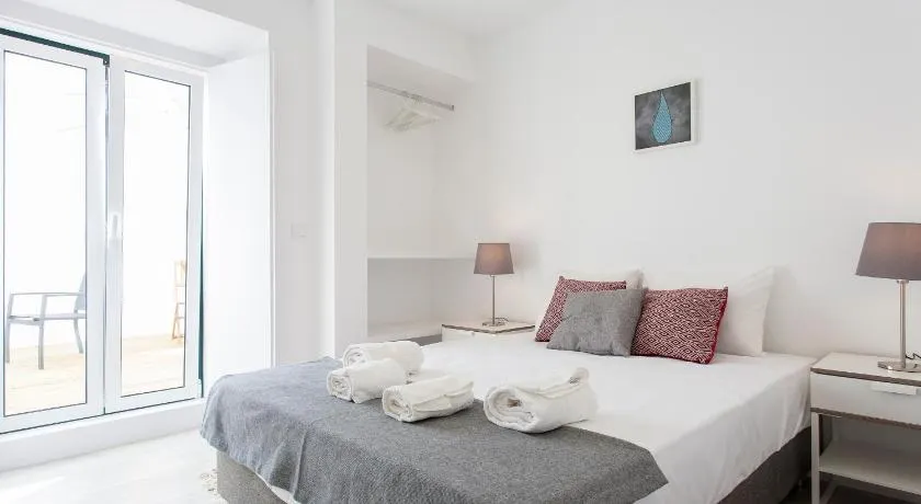 Castelo Picão Apartments - Image 1