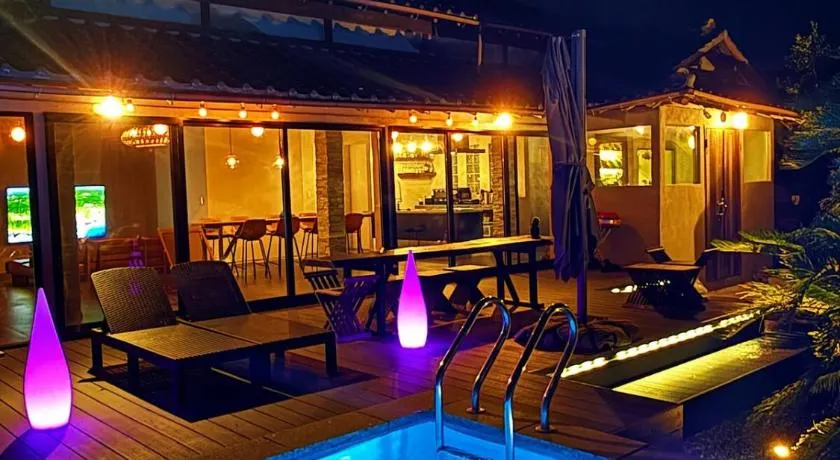 IGUANA Villa COSTA LATINA IWAI BEACH イグアナヴィラ - Image 1