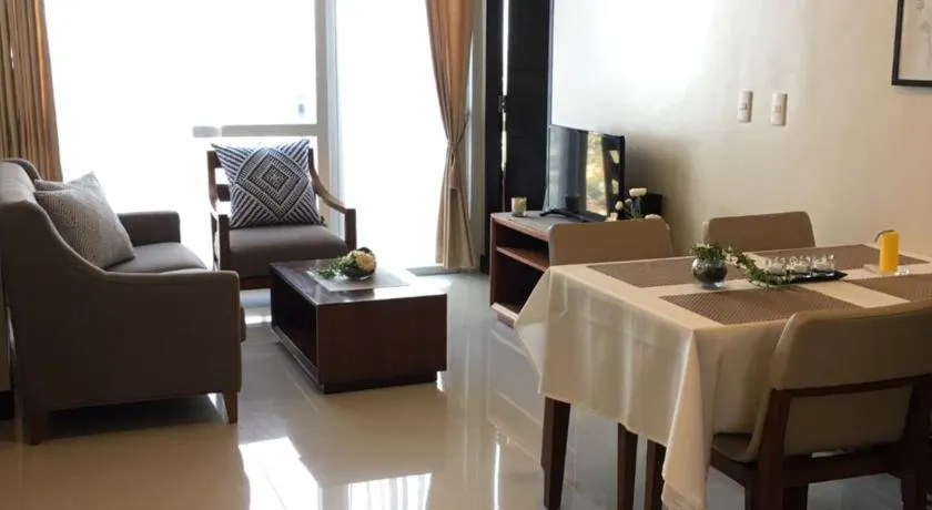 Cebu Cozy Ocean View 1BR,17th,pool,Wifi,Mactan - Image 1