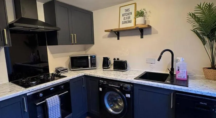 Winsford Woodford Cottage - Sleeps 6 - Pets Ok - Image 1