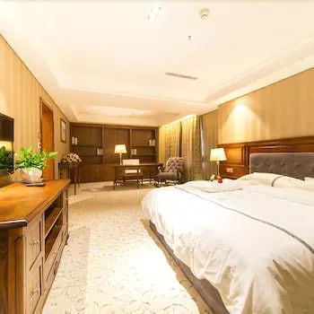 Byrne Leeds Hotel - Image 1