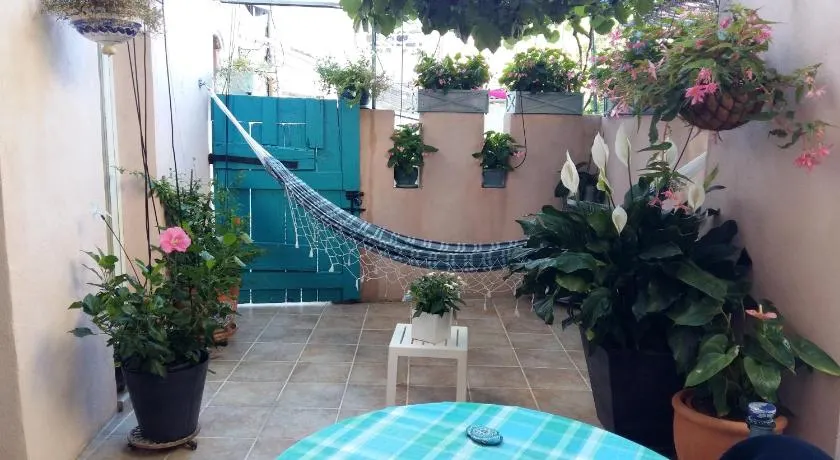 Les Hibiscus - Image 1