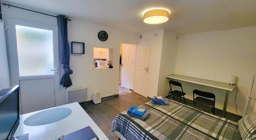 SULLY Studio 24 m2 Paris Nord - Image 1