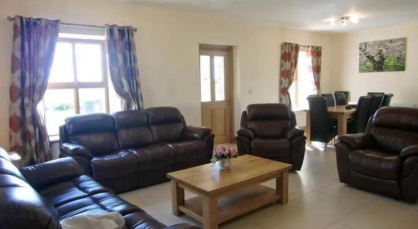 Caherush Lodge - Image 1