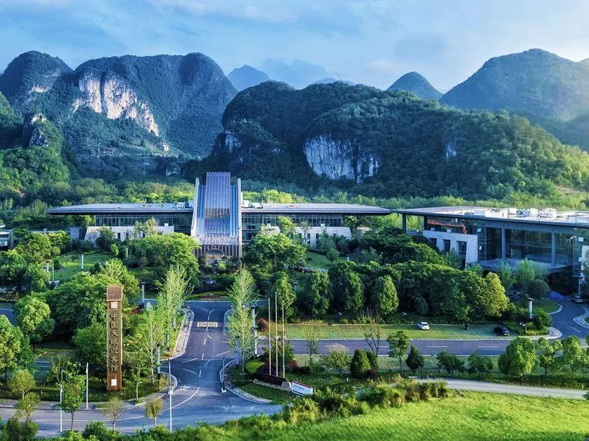 China FAST Hotel - Image 1