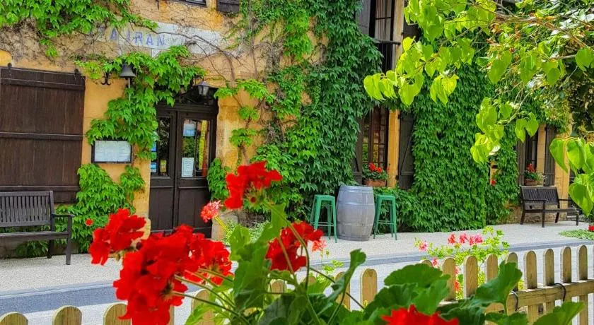 Auberge Lou Peyrol - Image 1