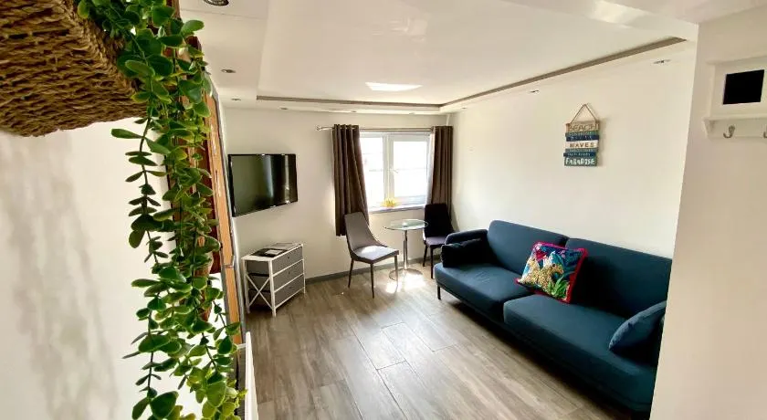 Kennedy House by Blackpool Service Apartments - Image 1