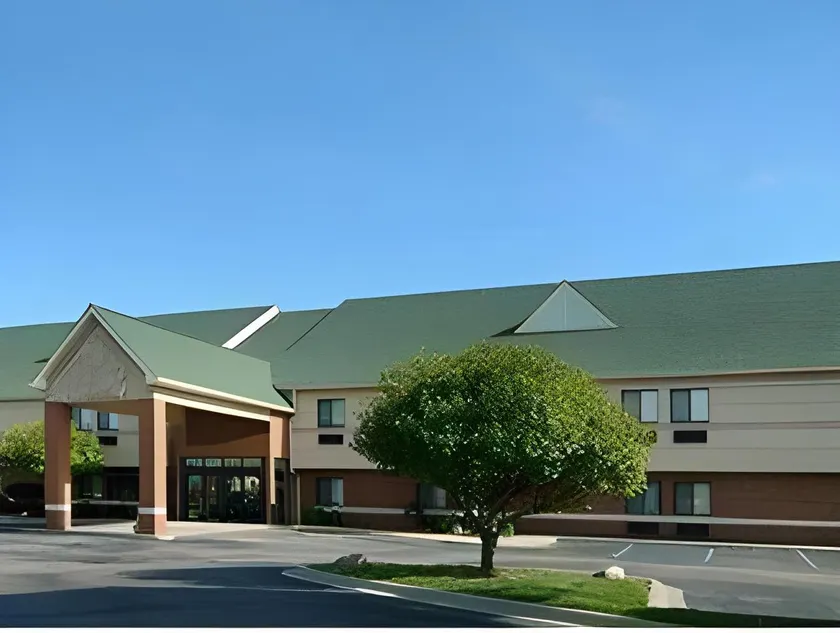 A VICTORY SUITES - WARREN - Image 1
