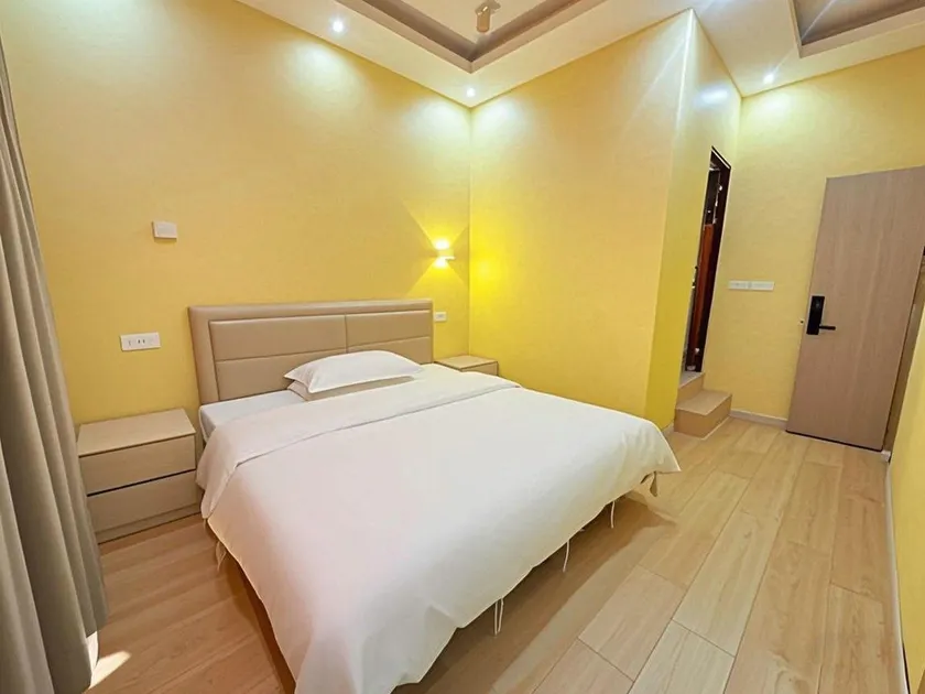 hongdu hotel - Image 1