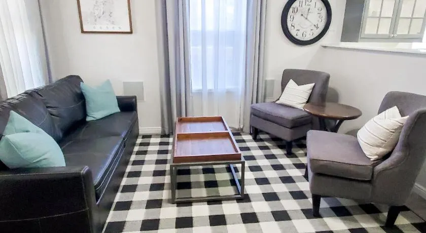 Vacation Home Minutes From Downtown, Great For Families - Image 1