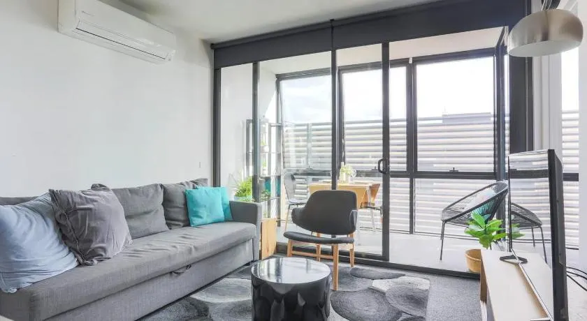 BHB Sleek Collingwood - Image 1