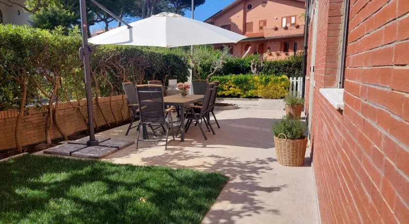 CASA del SOLE APARTMENTS with garden a Marina di Pisa - Image 1