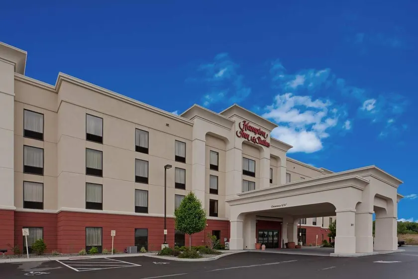 Hampton Inn & Suites Syracuse Dewitt - Image 1