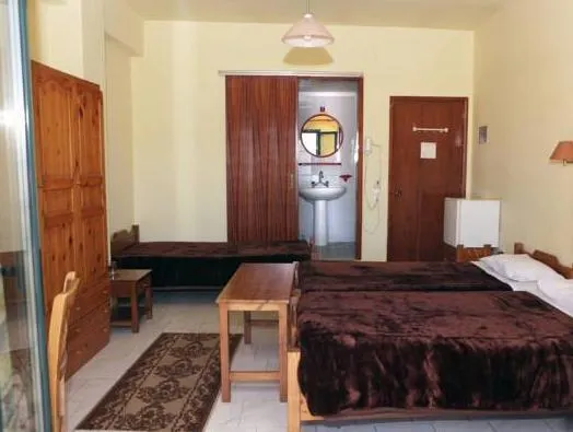 Parthenon Hotel - Image 1