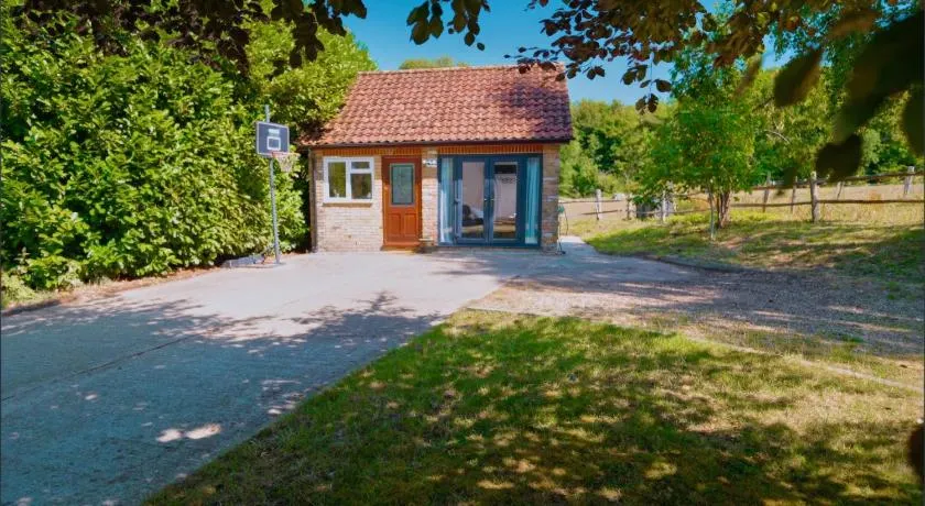 South Lodge - Image 1
