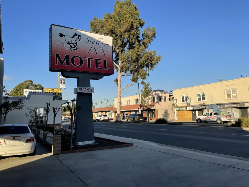 Stallion Inn Motel - Image 1