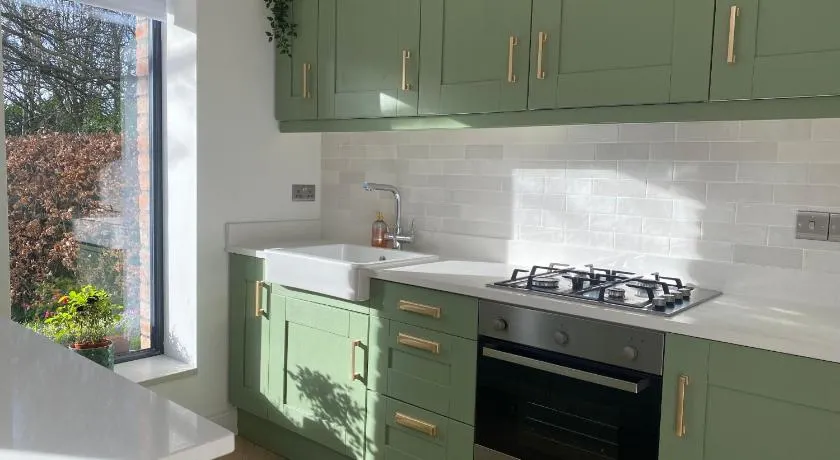 Modern 2-Bed Apartment 20 mins from Dublin Airport - Image 1
