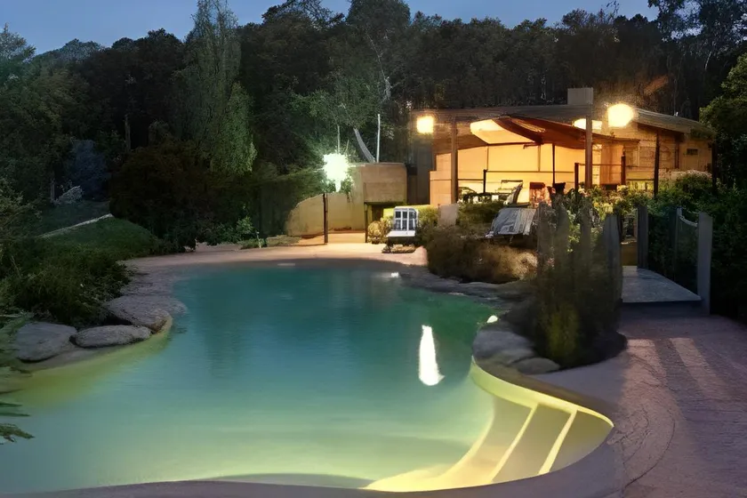Gipsy Point Lakeside - Image 1