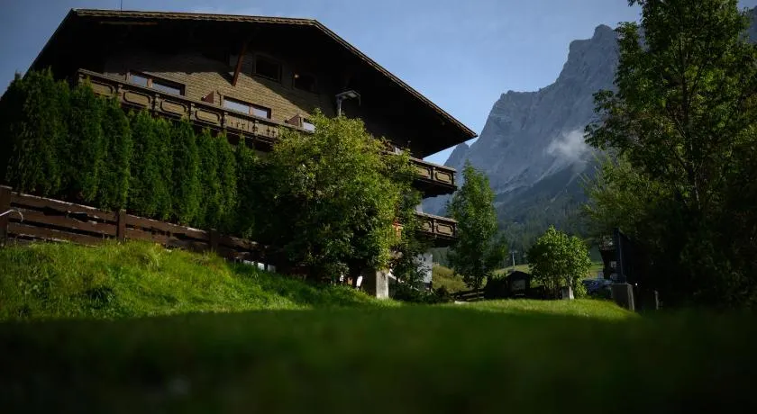 Sonnenburg Hotel - Image 1