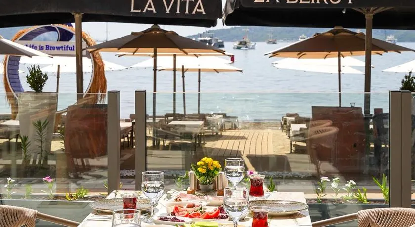 La Beirut Beach Hotel - Image 1