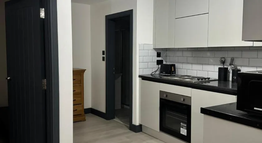 10 High Street, Aylesbury - Image 1