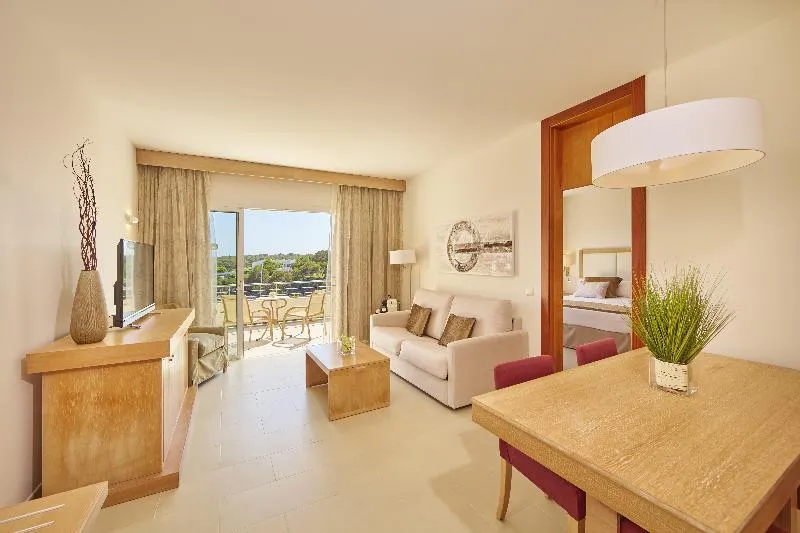 Blau PortoPetro Beach Resort & Spa - Image 1