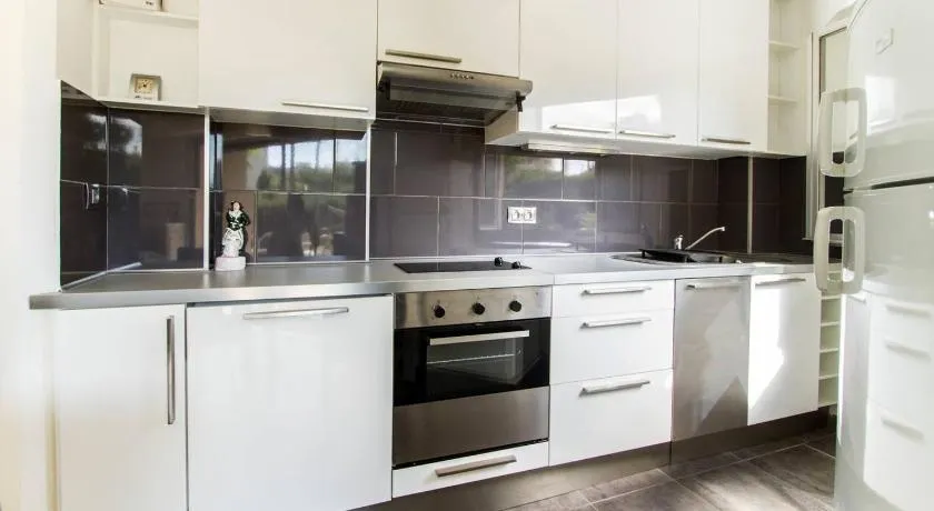 NICE FLAT WITH GARDENS Limites cannes juste 10 MNS CROISETT - Image 1