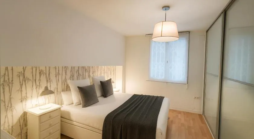 FLORIT FLATS - The Jardines del Turia Apartment - Image 1