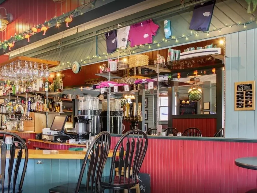 Cafe Drydock & Inn - Image 1