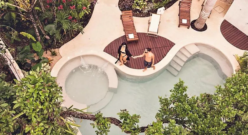 Hotel Aires Bacalar - Image 1