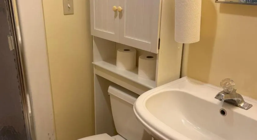 Bedroom & Shower - Two Double Beds on Ground Floor - Image 1