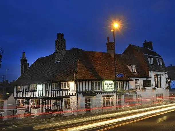 The Lamb Inn - Image 1