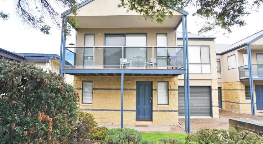 Bliss Close to Town Inverloch - Image 1
