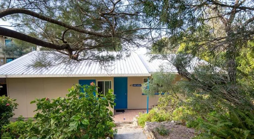 ARCADIA -Straddie original 3 bedroom house with ocean views - Image 1