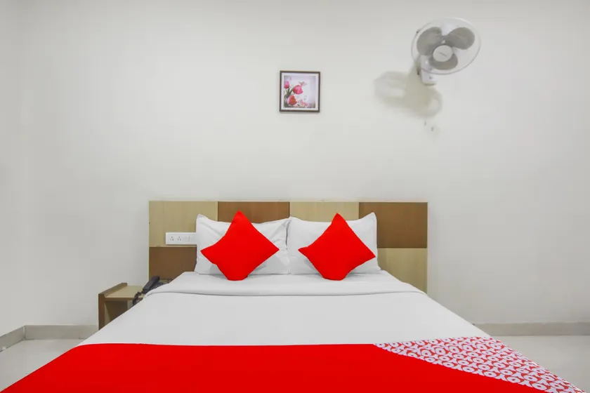 Hotel Thalapathi - Image 1