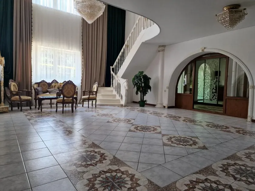 Отличный особняк для любящих себя людей - Image 1