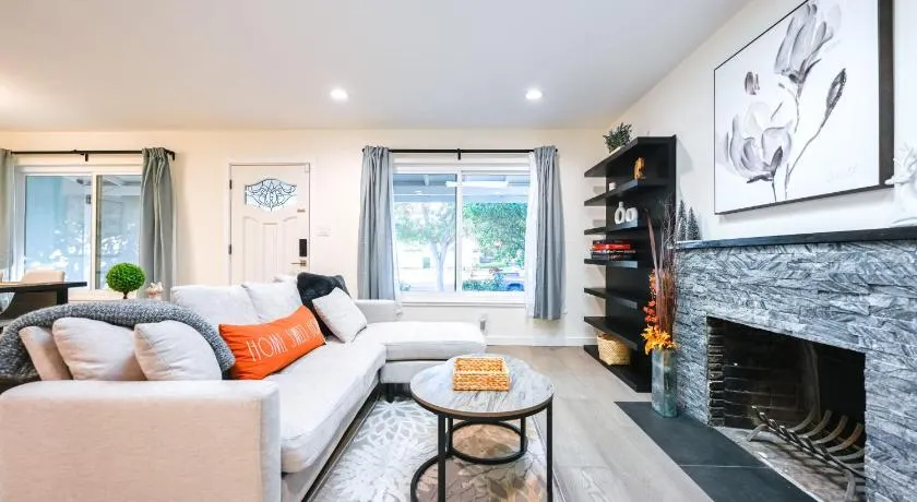 # Marbella Lane - Exquisite Home 3BR - Image 1