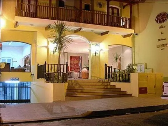 Altos De Balcarce Hotel - Image 1