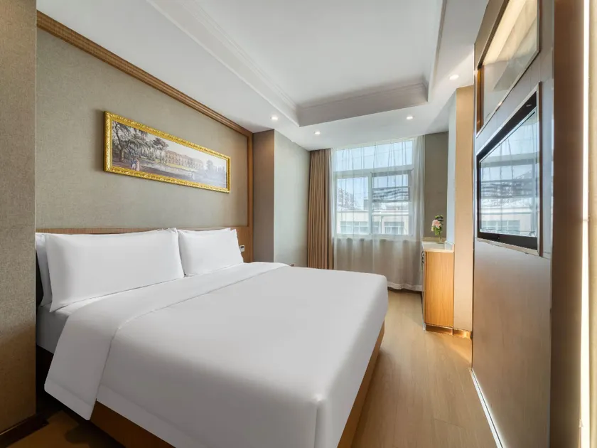 Elong Wanguo Hotel - Image 1