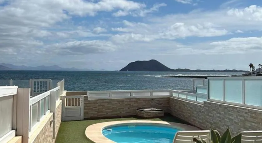 Beach Front Villa VV - Image 1